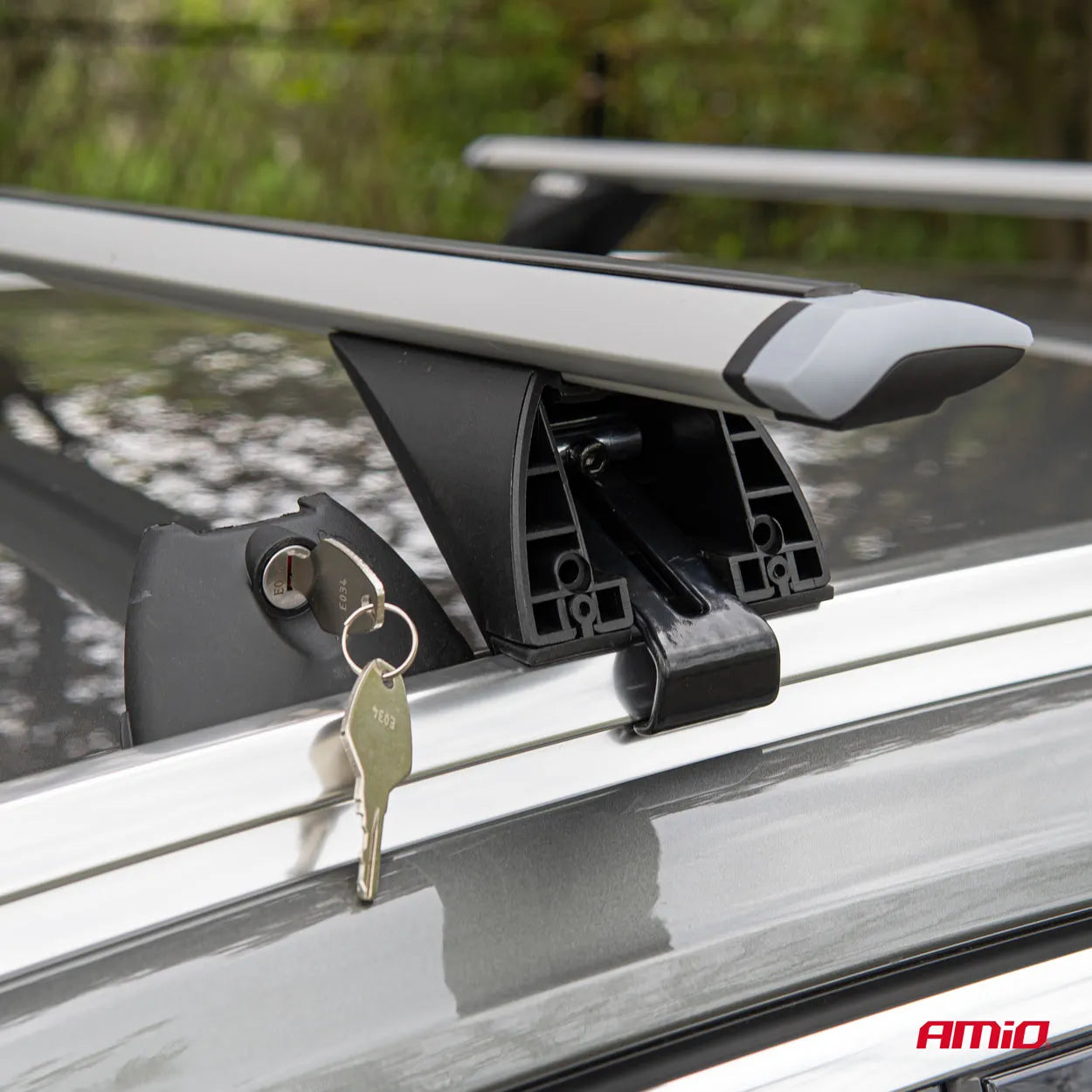 Aluminium integrated roof rack bars 135 cm model CRR-04