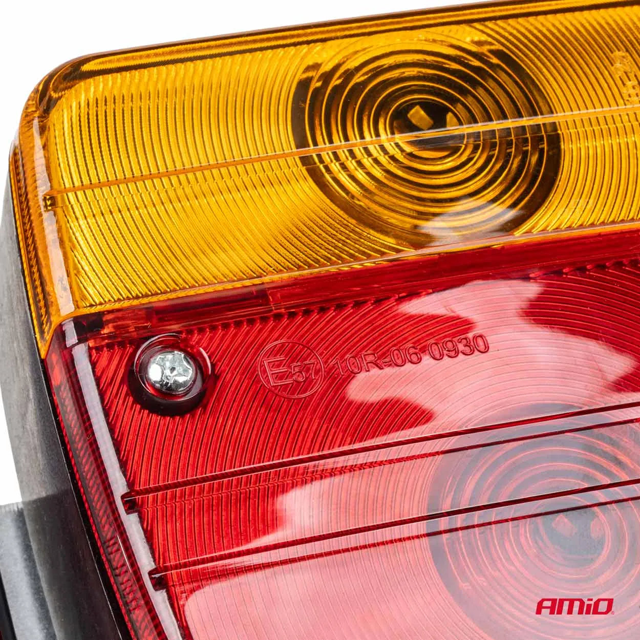 Magnetic trailer lamp set with triangle