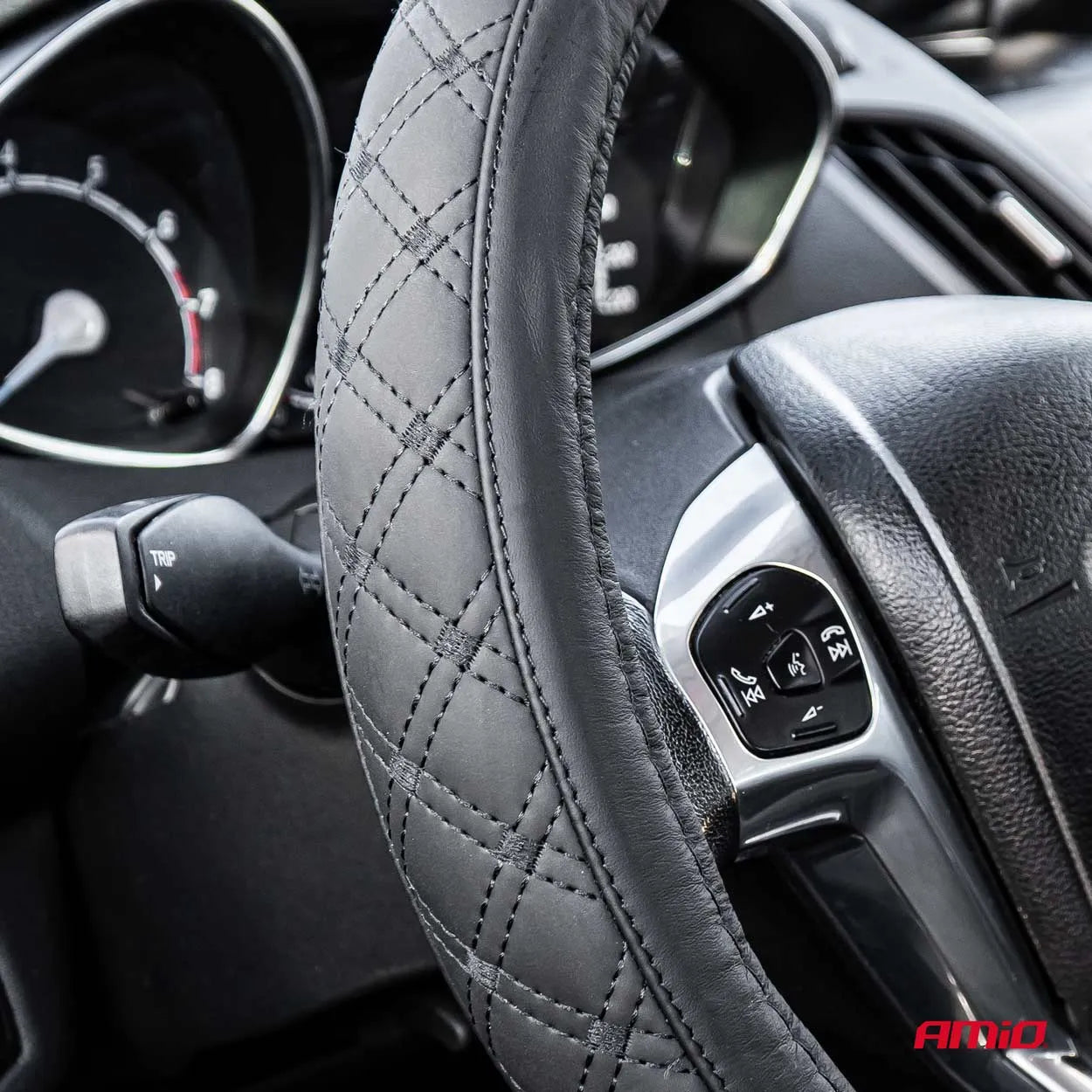 Steering wheel cover Leather Series SWC-51-XXL (44-46cm)